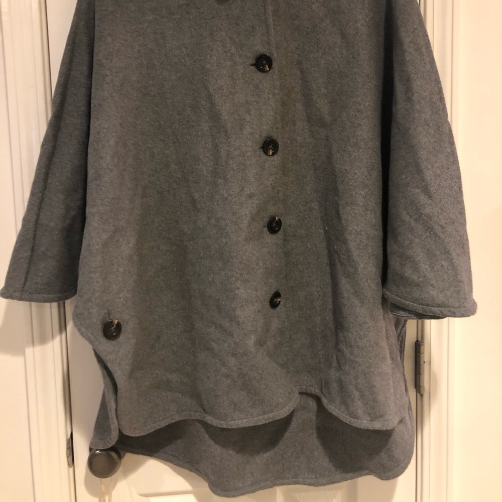 NWT 🏷 Ann Taylor M/L Poncho 🧥